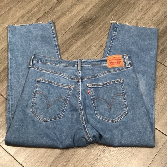 Levi’s size 32 Ribcage Straight Ankle Button Fly Fray Hem Light Wash Jeans - Picture 6 of 15